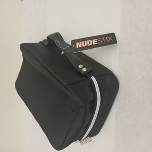 NUDESTIX HANGING COSMETIC CASE